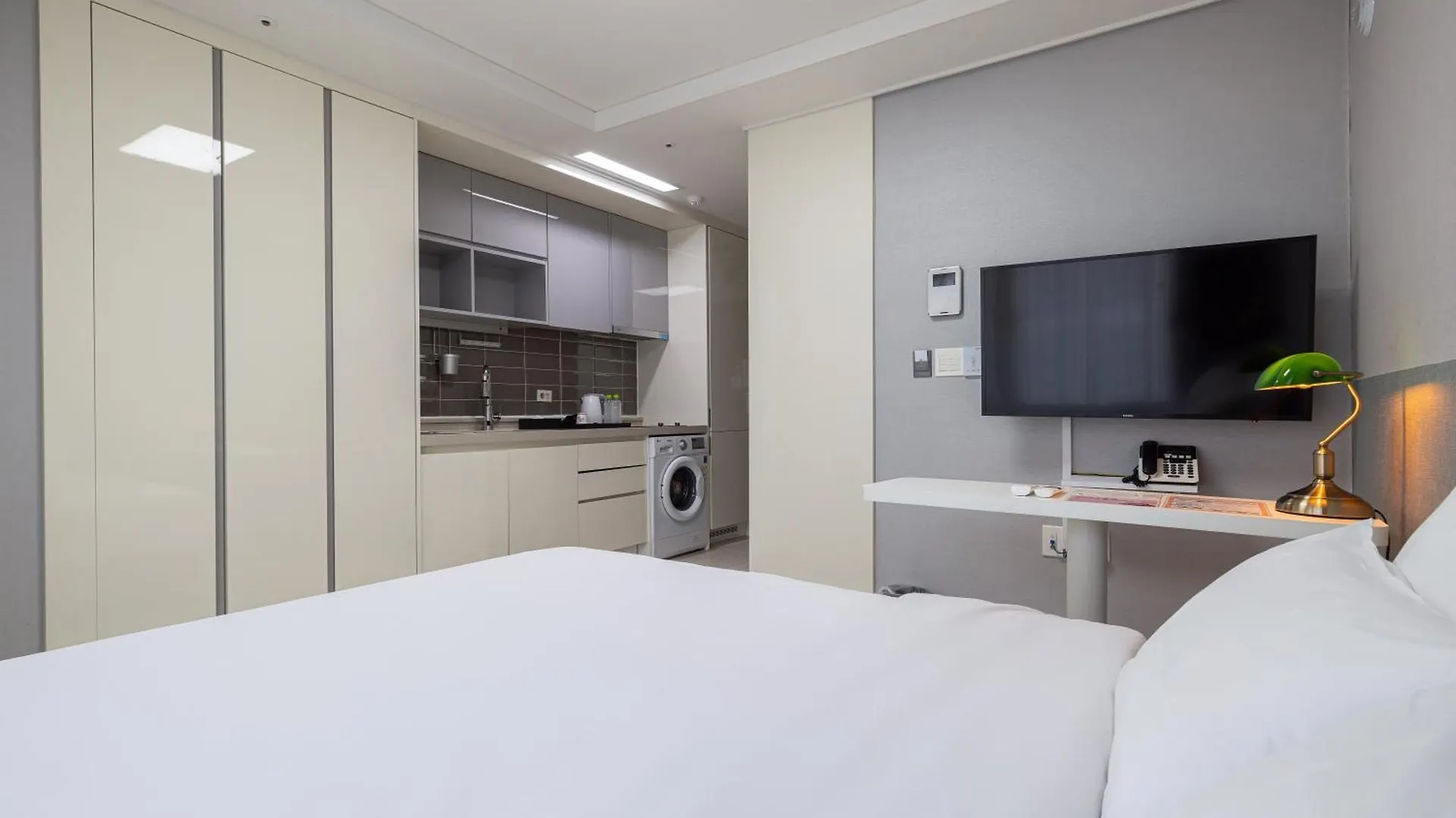 Gl City Hotel Incheon Airport 4*,  Южная Корея